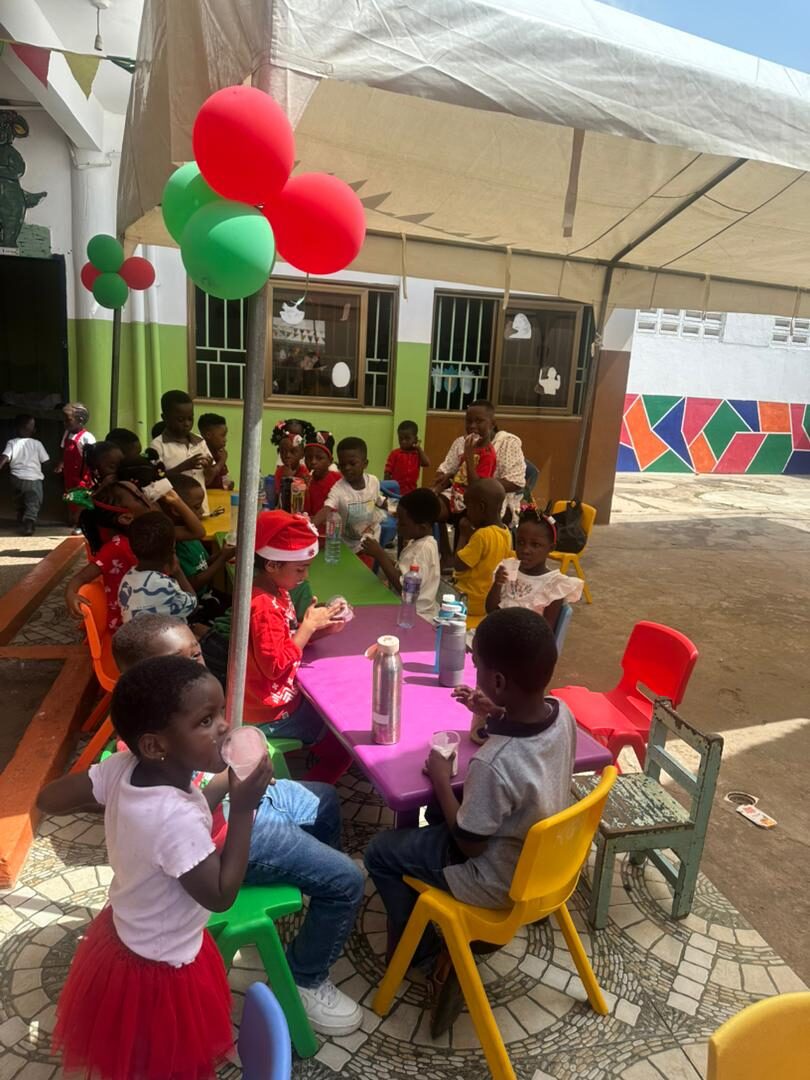 Outdoor Celebration — Sunshine and balloons